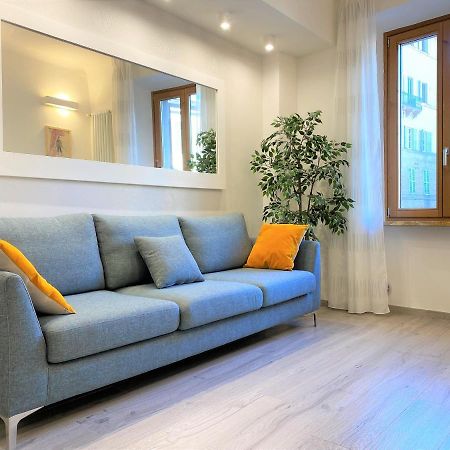 Casa Stella- A Due Passi Dal Corso Di Siena Lägenhet Exteriör bild