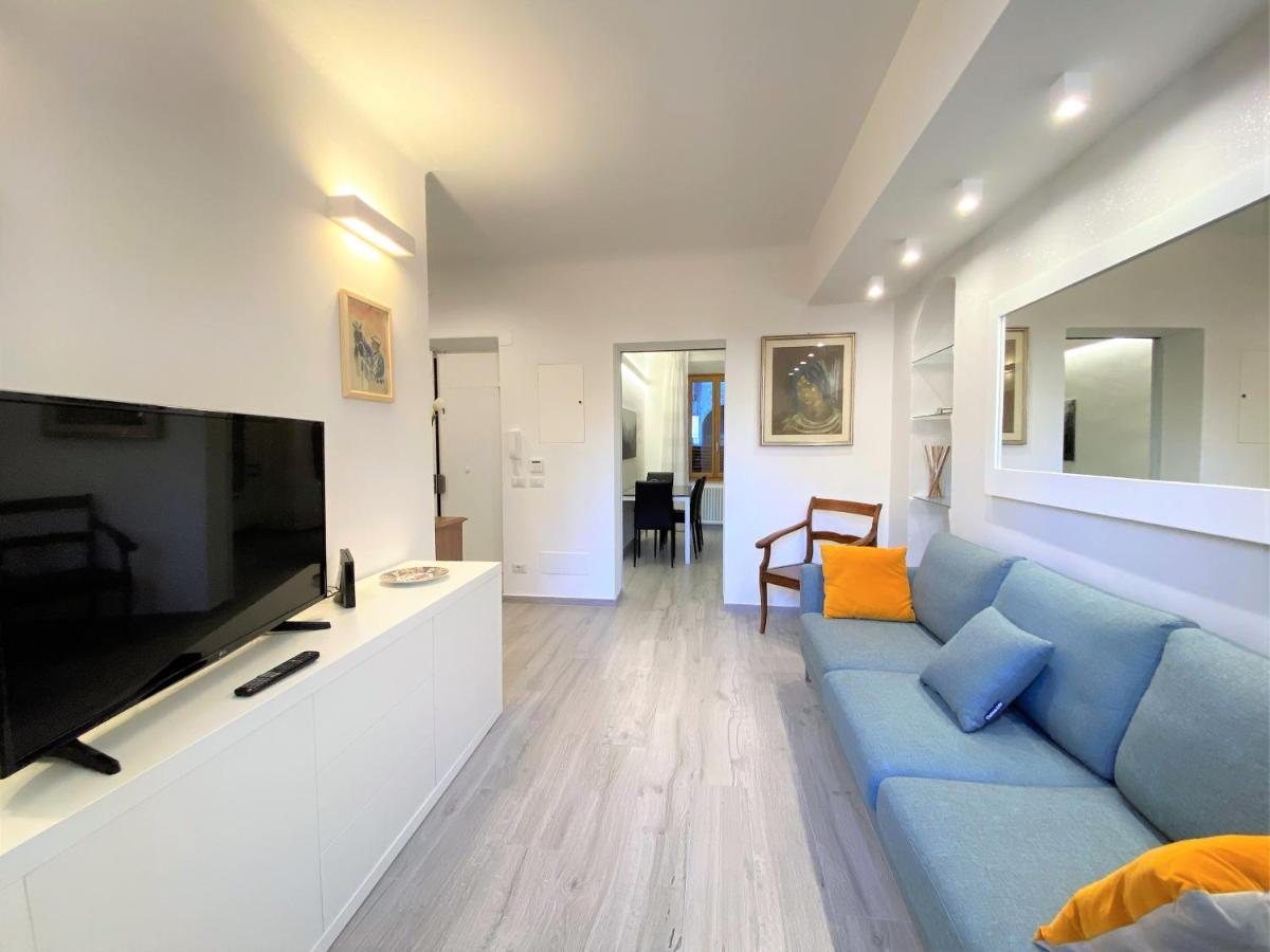 Casa Stella- A Due Passi Dal Corso Di Siena Lägenhet Exteriör bild