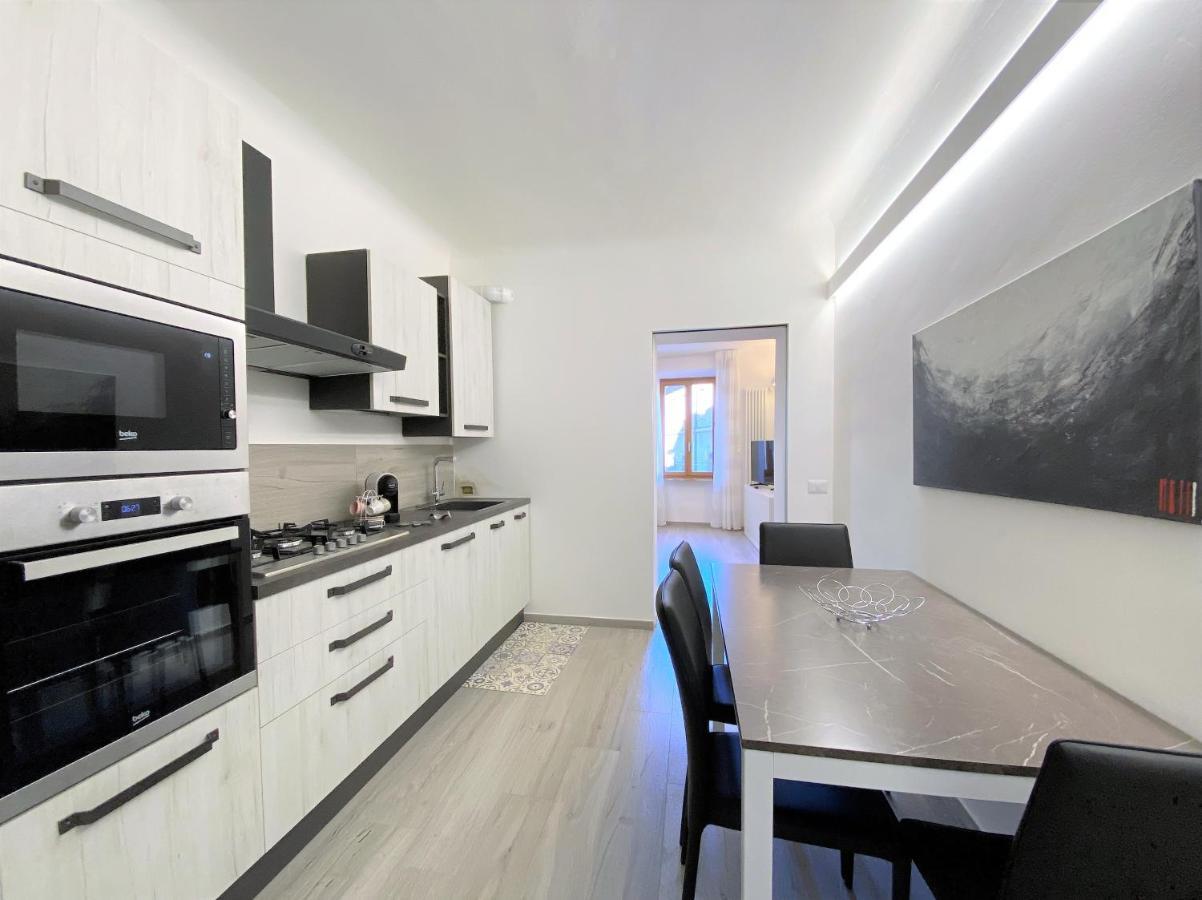 Casa Stella- A Due Passi Dal Corso Di Siena Lägenhet Exteriör bild