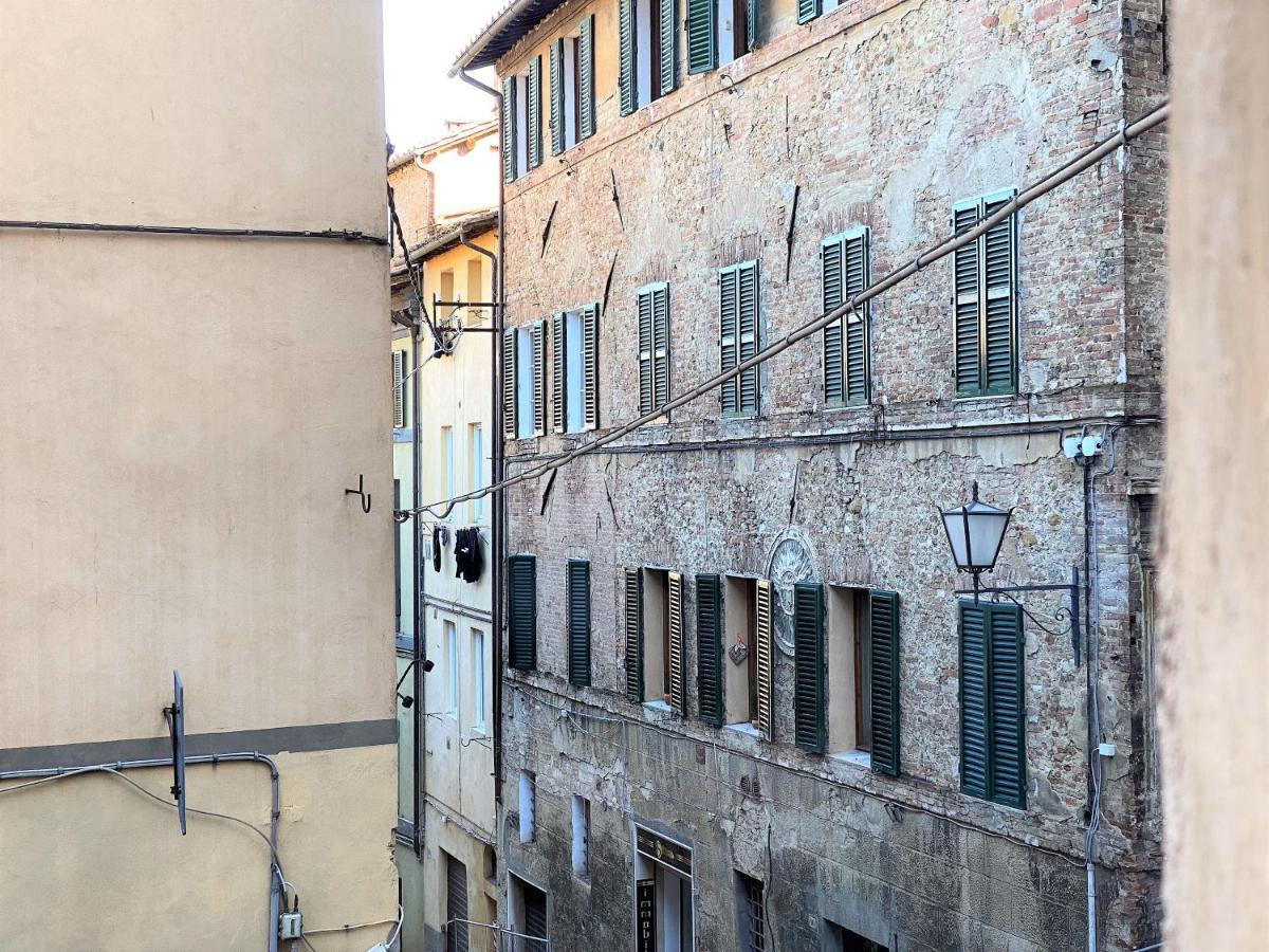 Casa Stella- A Due Passi Dal Corso Di Siena Lägenhet Exteriör bild