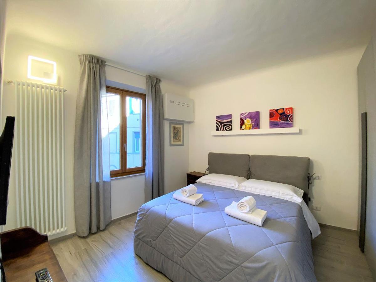 Casa Stella- A Due Passi Dal Corso Di Siena Lägenhet Exteriör bild