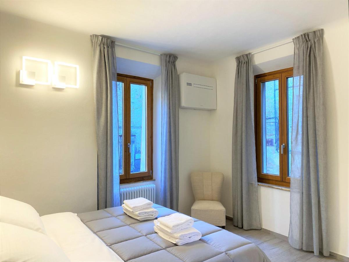 Casa Stella- A Due Passi Dal Corso Di Siena Lägenhet Exteriör bild