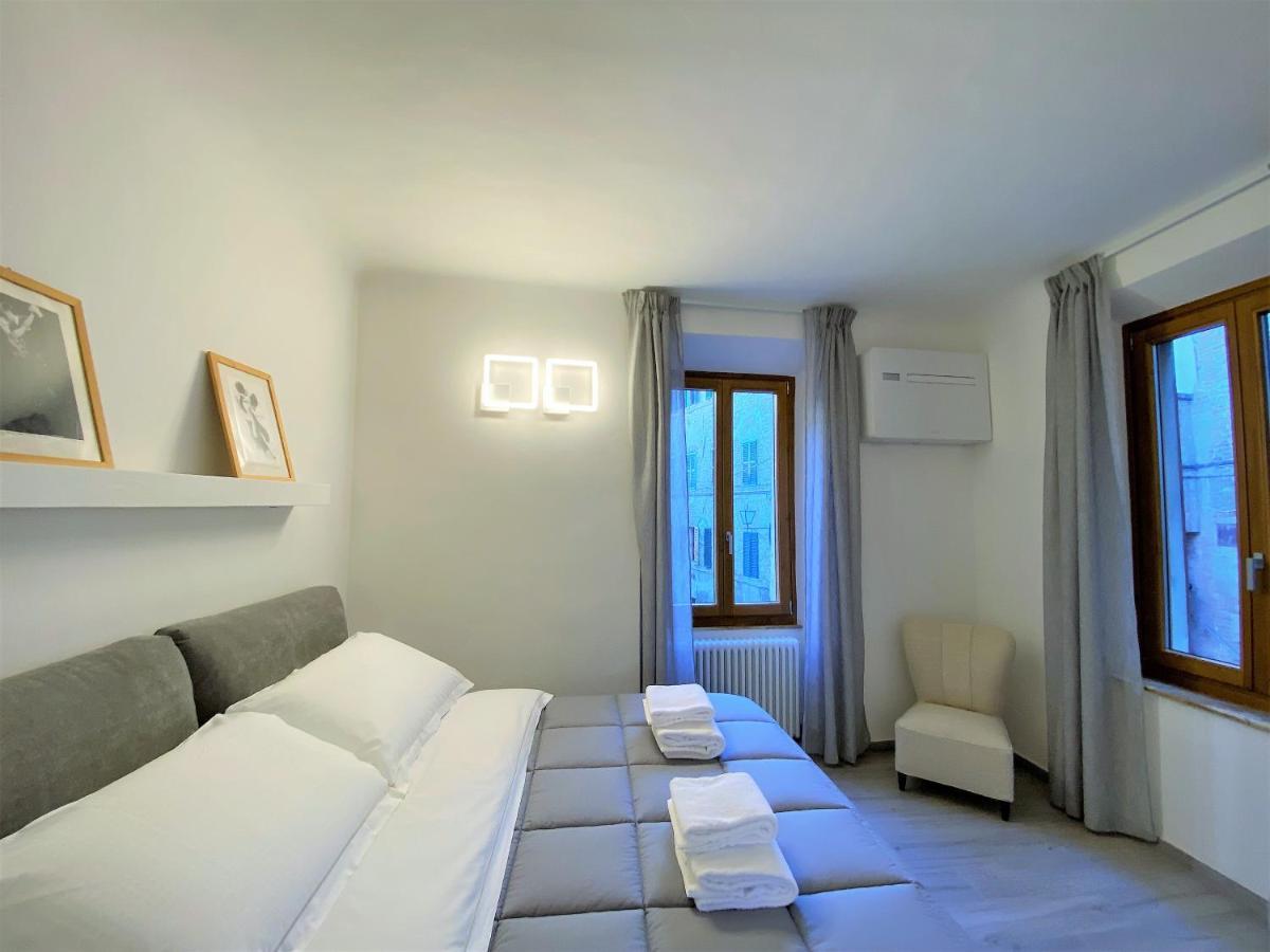 Casa Stella- A Due Passi Dal Corso Di Siena Lägenhet Exteriör bild